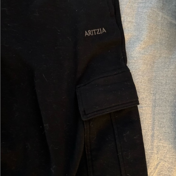 Aritzia cargo sweat pants - Picture 5 of 5
